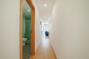 Bruser, hårtørrer, håndklæder, Sæbe