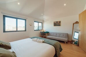 1 bedroom, iron/ironing board, free WiFi, bed sheets - MODERN & STYLISH APARTMENT III by VACATIONY (Oporto)