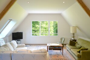 Televisie en een open haard