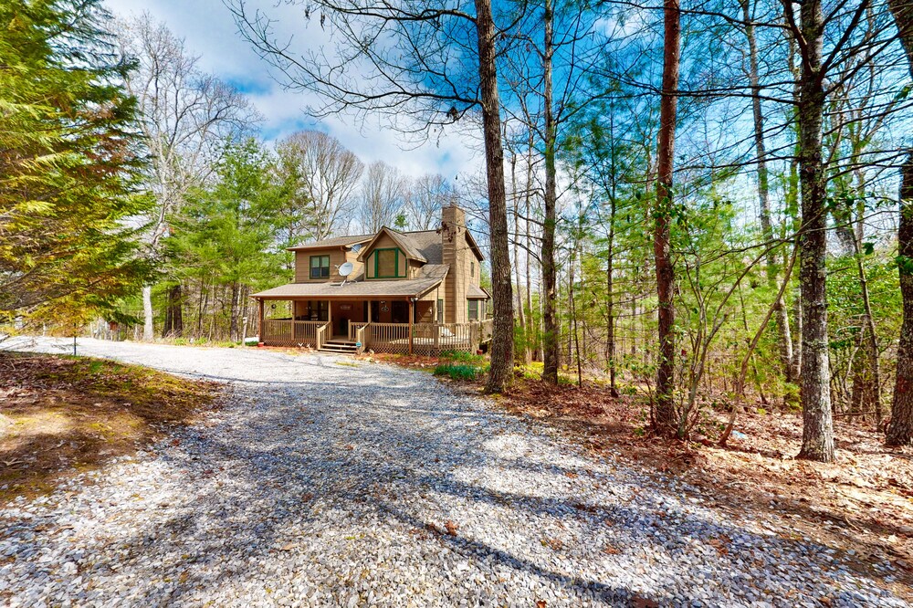 Inviting dog-friendly cabin w/ fireplace, game room, mountain view, & EV charger