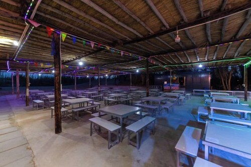 Leyou Self-driving Desert Camping Base