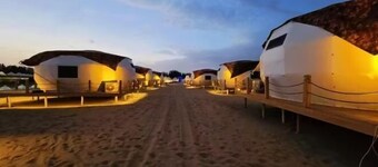 Leyou Self-driving Desert Camping Base