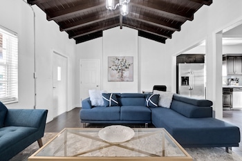 Casa Sofia 4 Bedroom Luxury Home & Pool