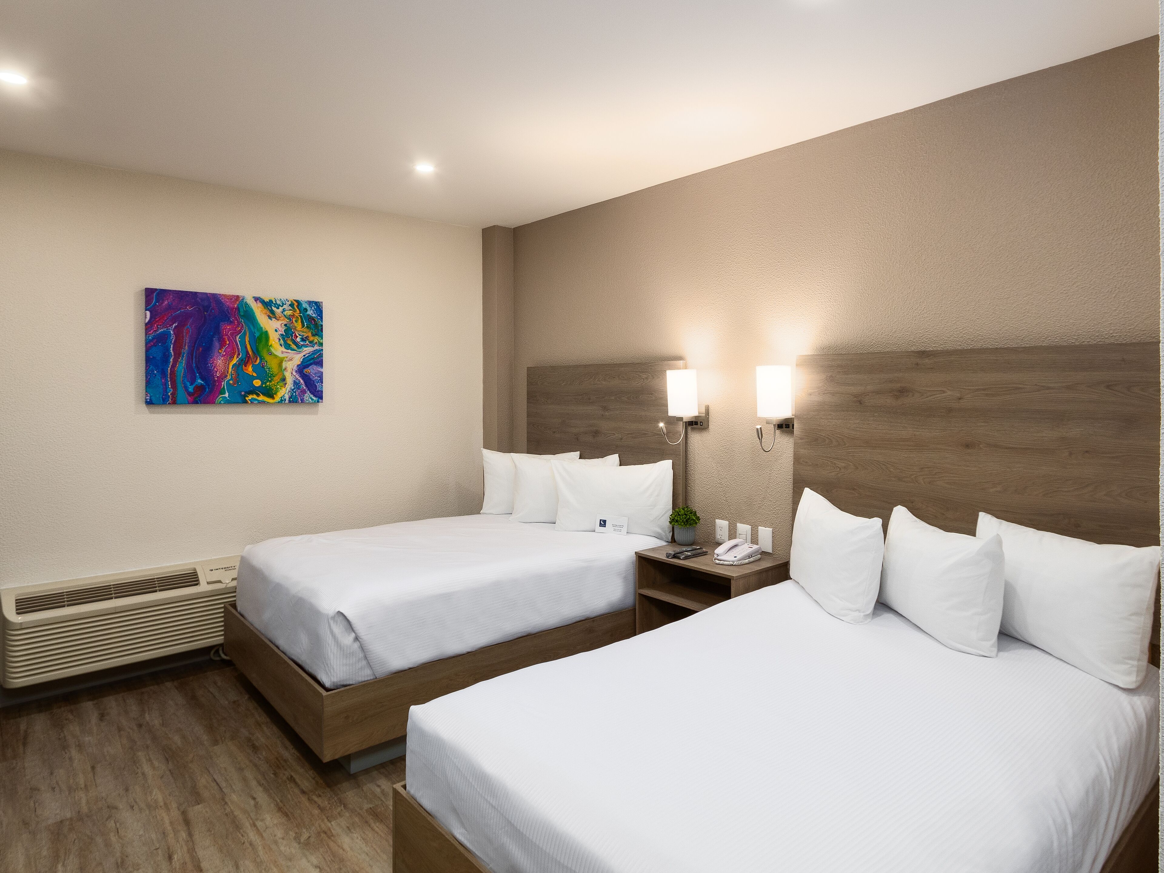 superior double room | 1 bedroom, in-room safe, desk, laptop workspace