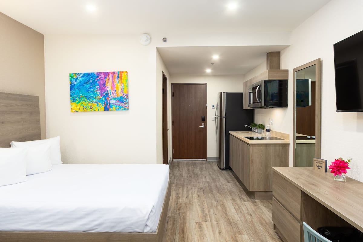 In-room safe, desk, laptop workspace, blackout drapes