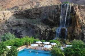 Pool - Laura’s Modern Stylish & Wide Villa (Madaba)