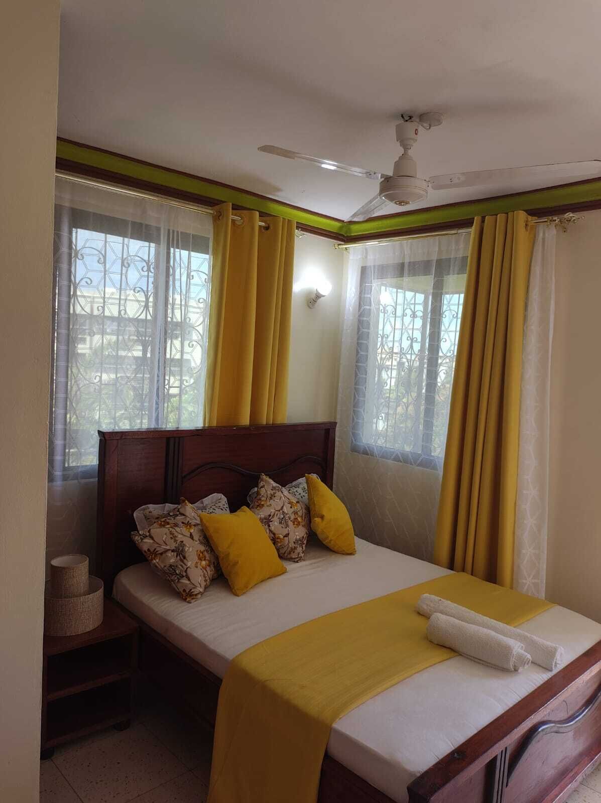 2 slaapkamers, een strijkplank/strijkijzer, gratis wifi, beddengoed