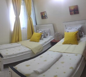 2 bedrooms, iron/ironing board, free WiFi, bed sheets