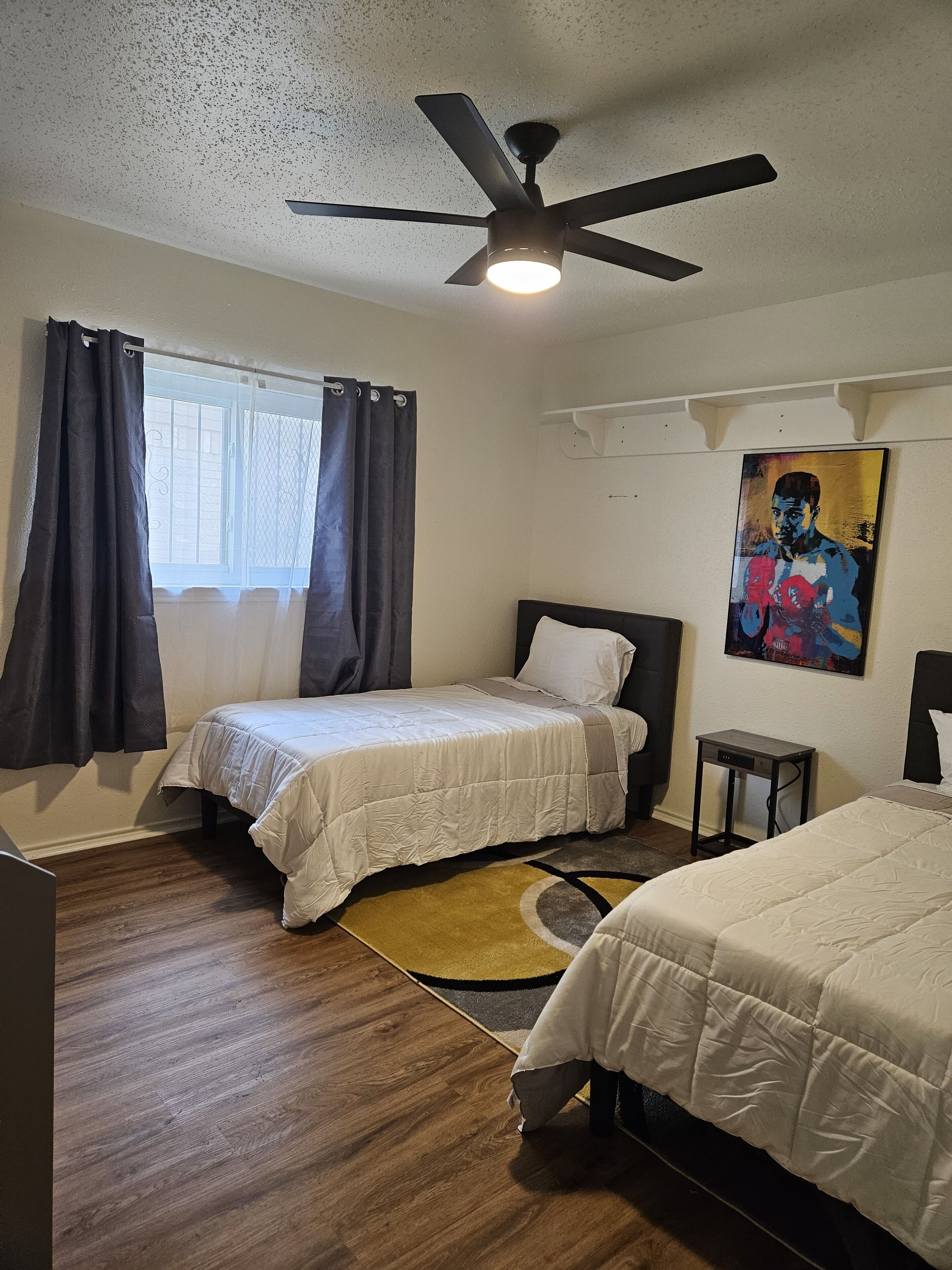 3 bedrooms, desk, iron/ironing board, free WiFi