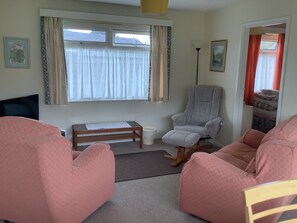 Smart-TV, Videospiele, DVD-Player, Bücher