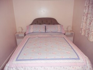 2 Schlafzimmer, Bügeleisen/Bügelbrett, kostenloses WLAN, Bettwäsche