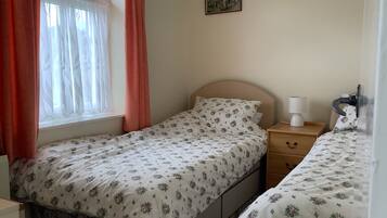 2 chambres, fer et planche Ă repasser, Wi-Fi gratuit, draps fournis