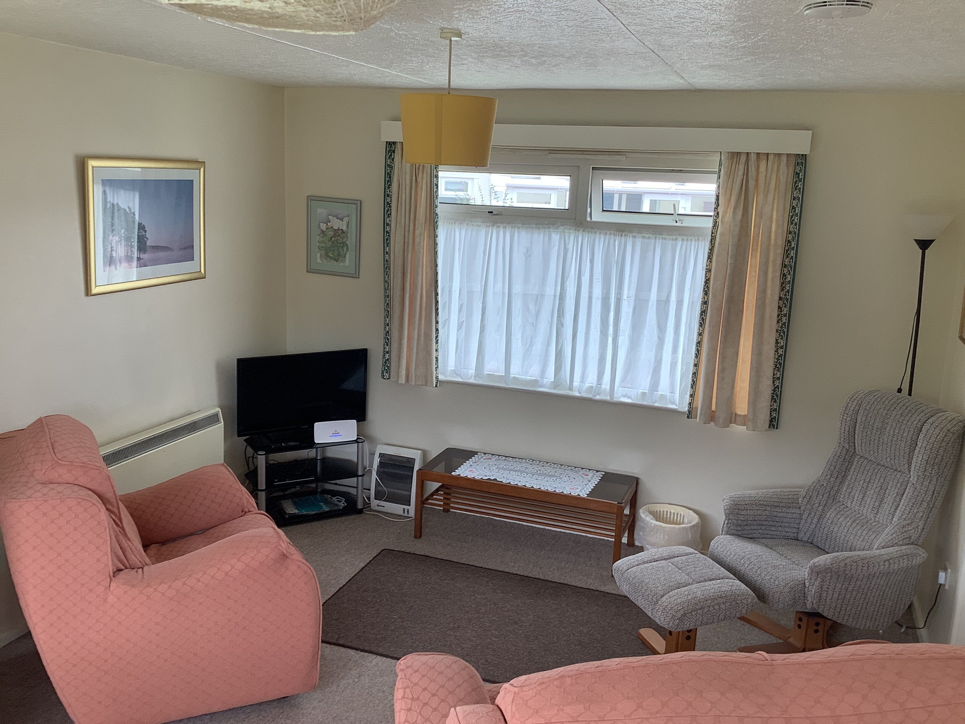 智能电视、电子游戏、DVD 播放器、书