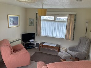 Smart-TV, Videospiele, DVD-Player, Bücher