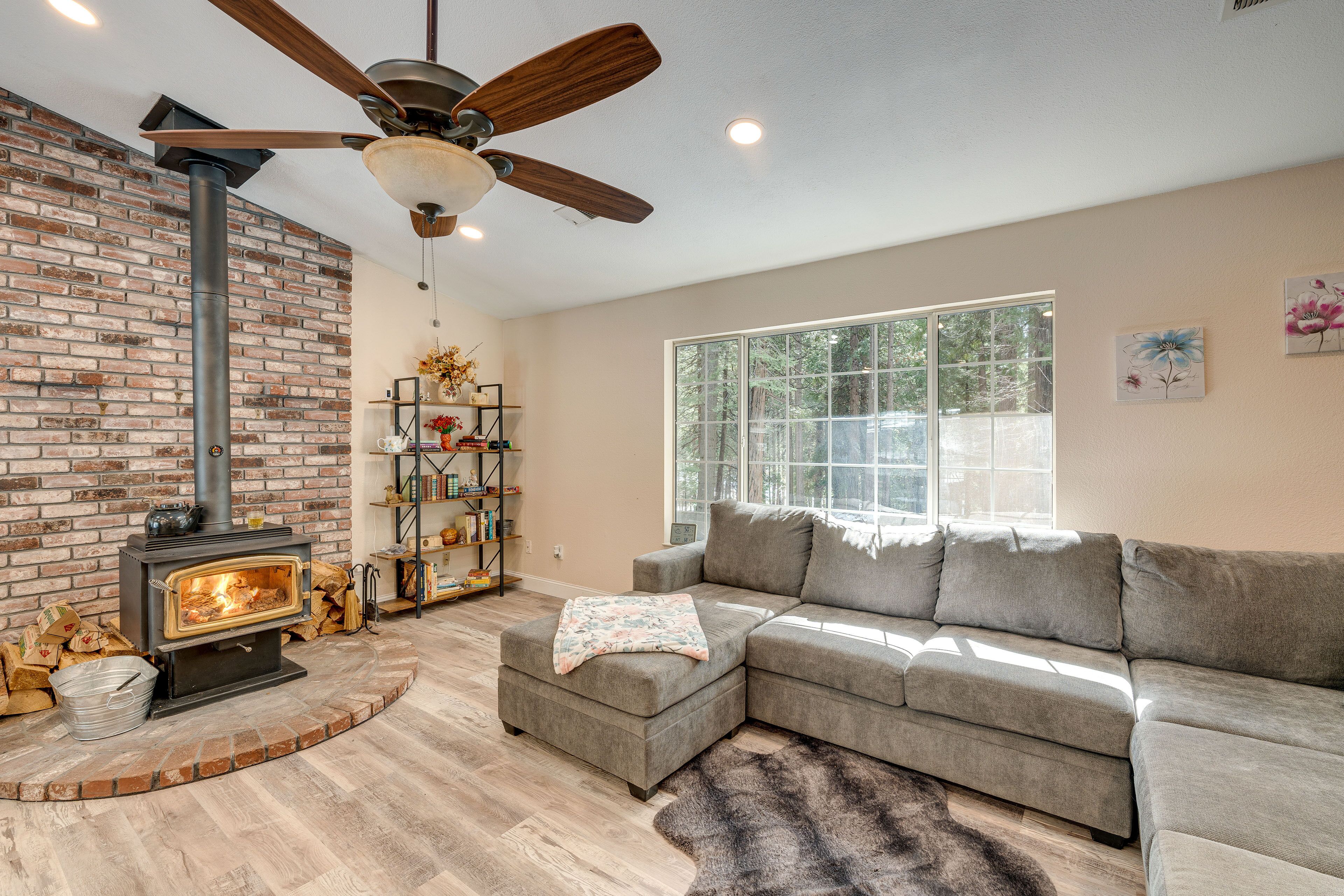 Renovated Pioneer Home in Serene Wooded Setting!