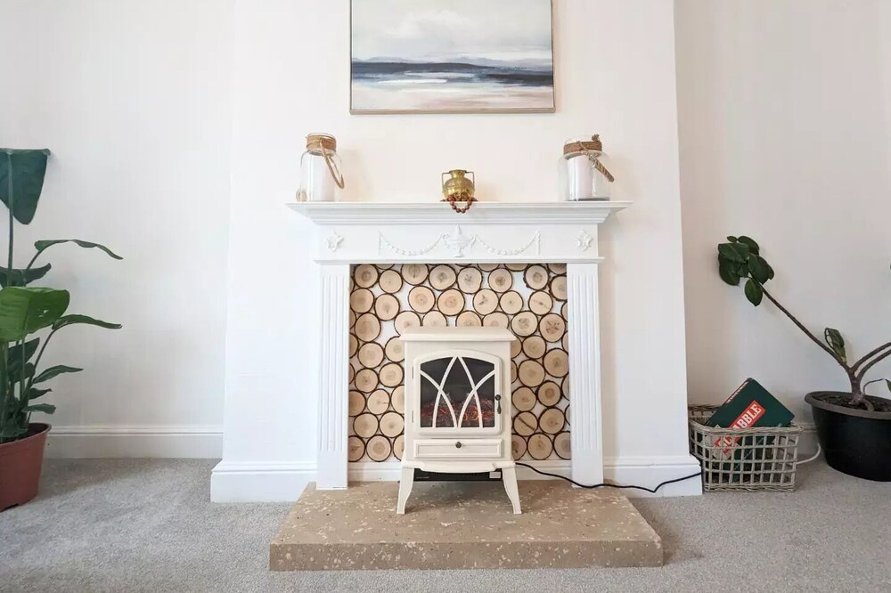Oystercatcher Bay - Apartment just 3 minute walk from historic harbour and beach