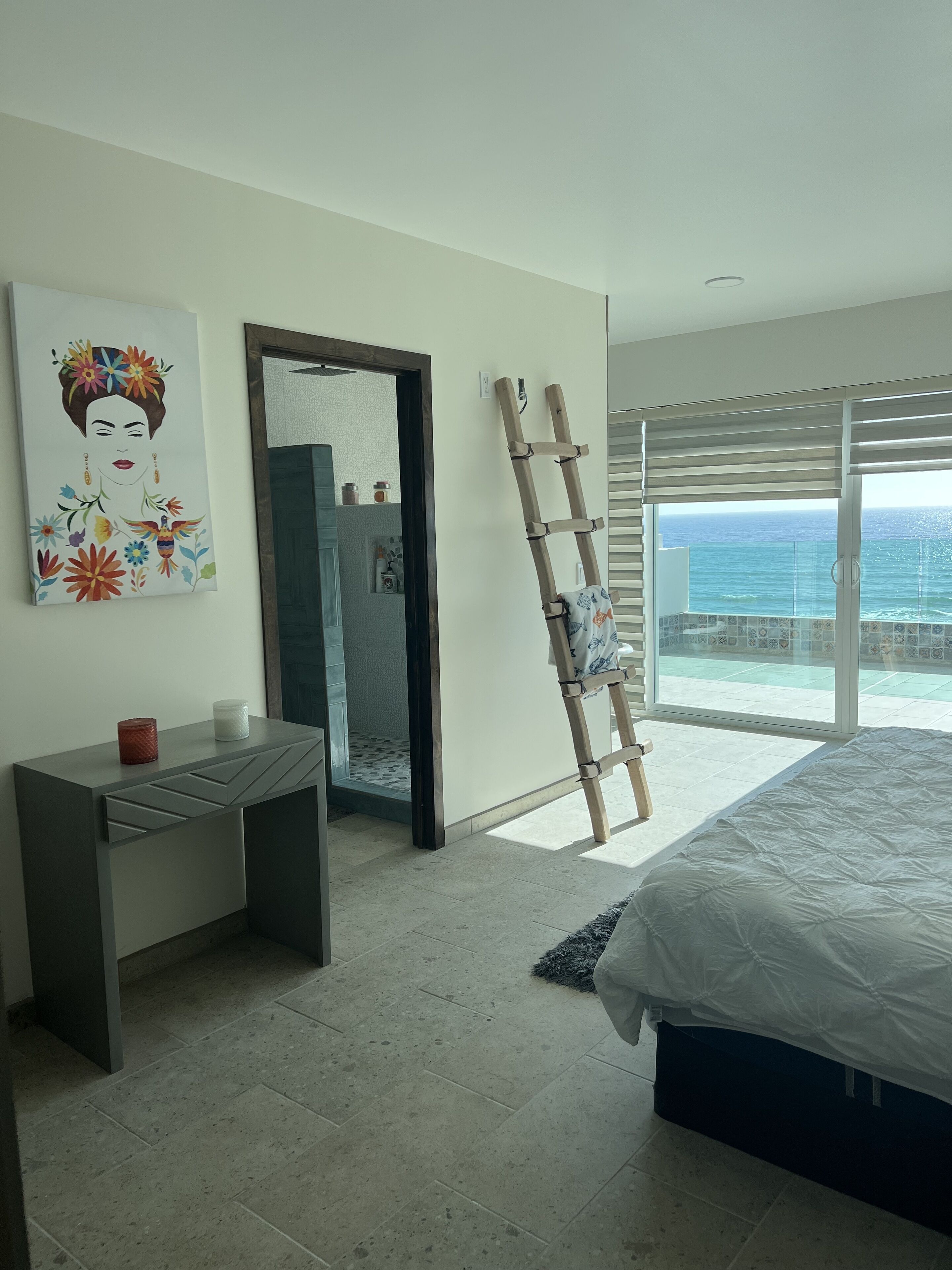 EXPECTACULAR SUNSETS AND BEAUTIFUL HEDDEN , SANDY  BEACH !!