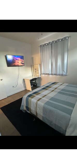 1 chambre, bureau, fer et planche à repasser, Wi-Fi