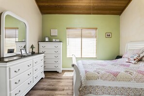 2 bedrooms, iron/ironing board, travel crib, free WiFi