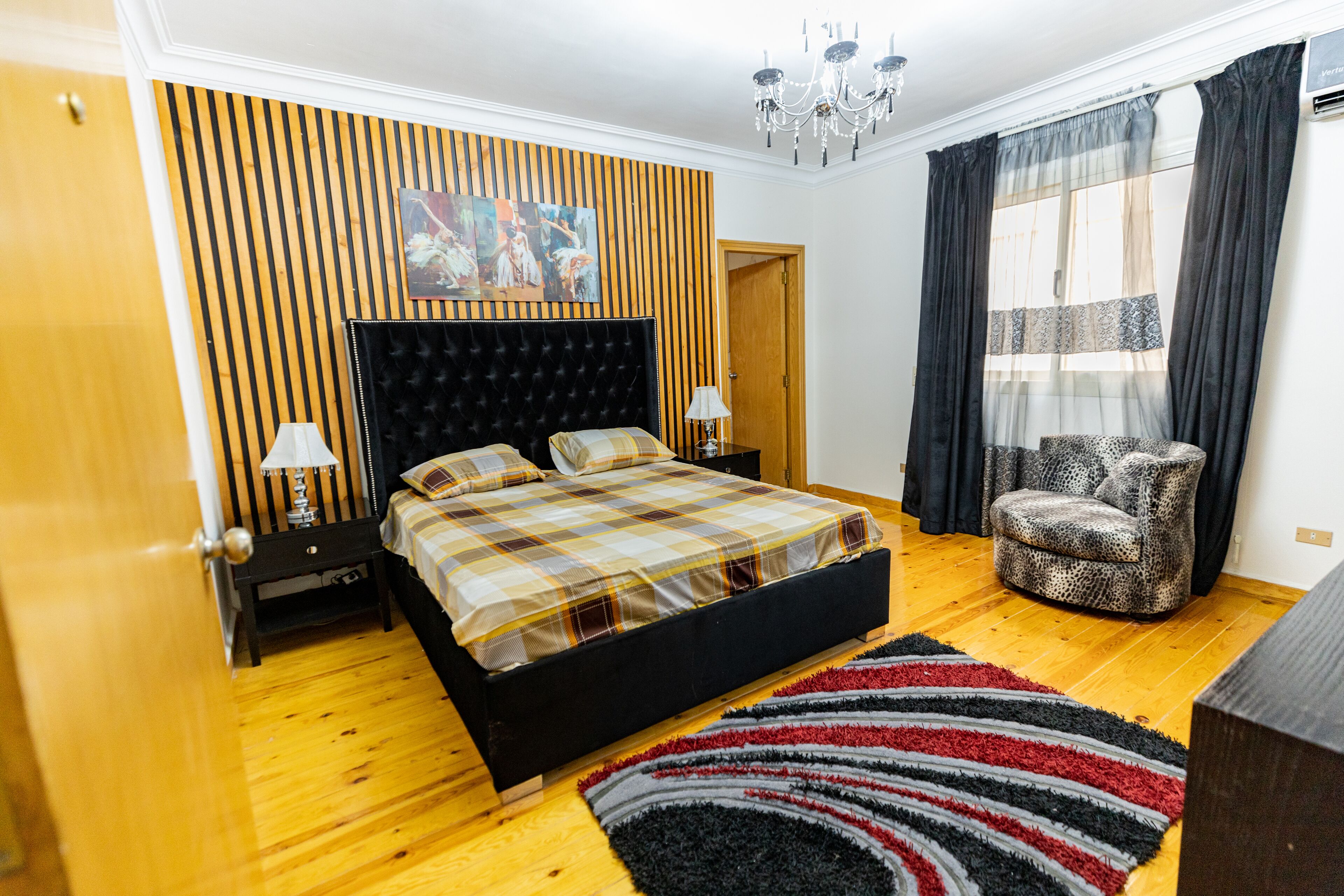 3 bedrooms, desk, laptop workspace, iron/ironing board
