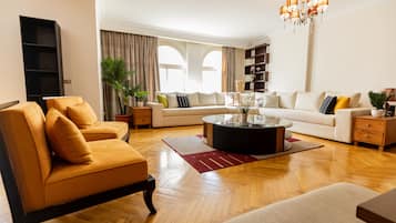 Apartamento conforto | Sala de estar | Smart TV 65 polegadas com canais a cabo, TV