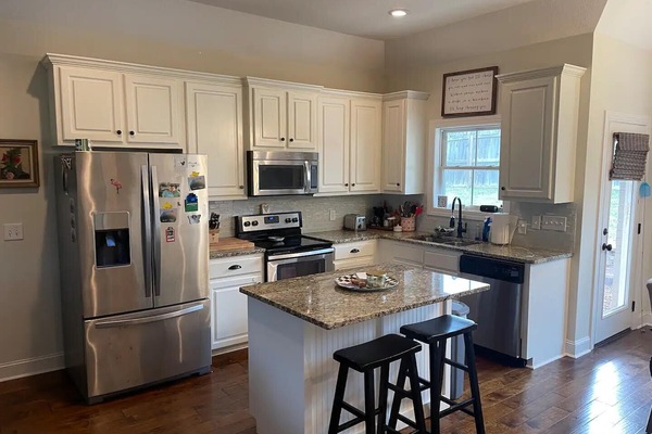 Refrigerador, microondas, horno, placa de cocina