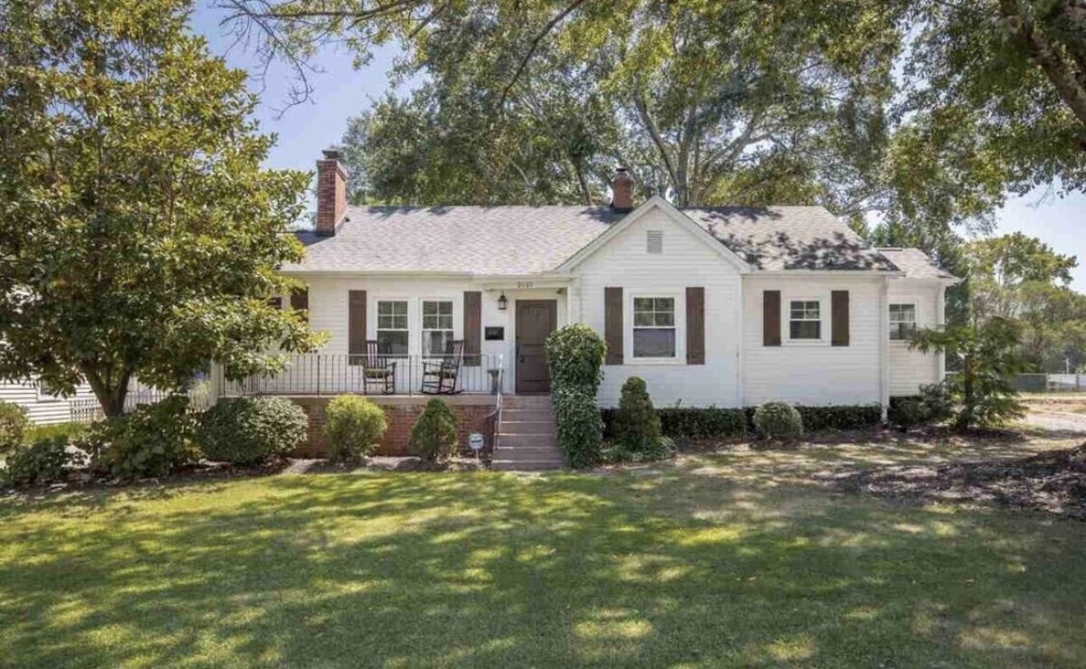 Fully renovated Overbrook Bungalow! Close to DT Greenville