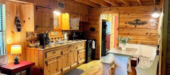 Beavers Hideaway: Sleeps 6