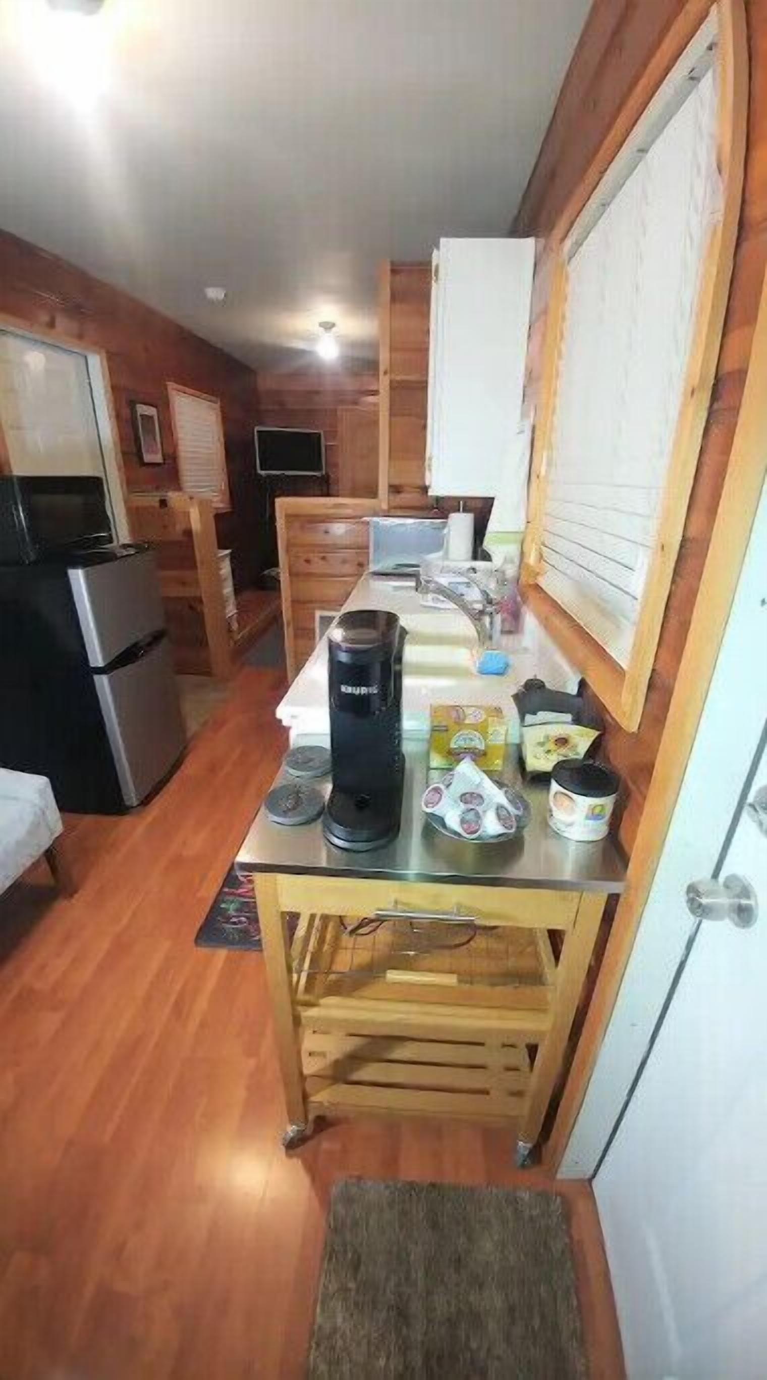 Santiam Canyon Tiny House on Private 1+ Acre