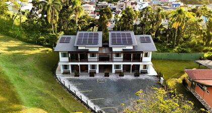 Ipê Eco Village, Apartamentos com cozinha perto da Praia e do Beto Carrero