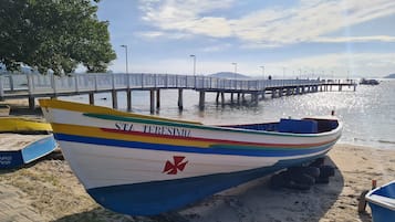 Una playa cerca