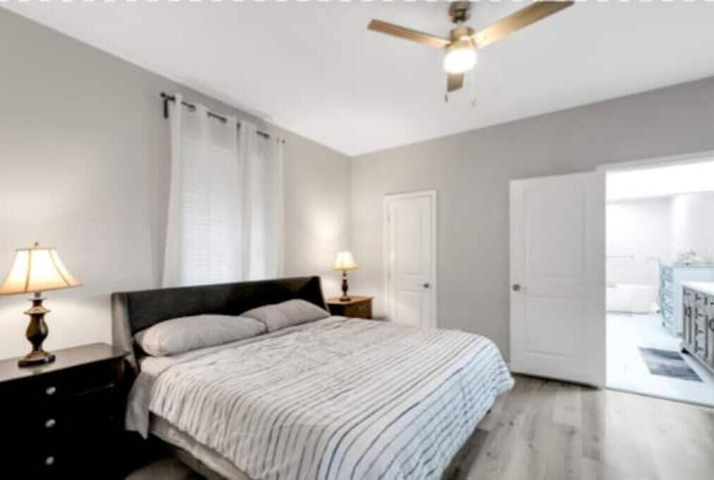 4 Schlafzimmer, Schreibtisch, Bügeleisen/Bügelbrett, kostenloses WLAN