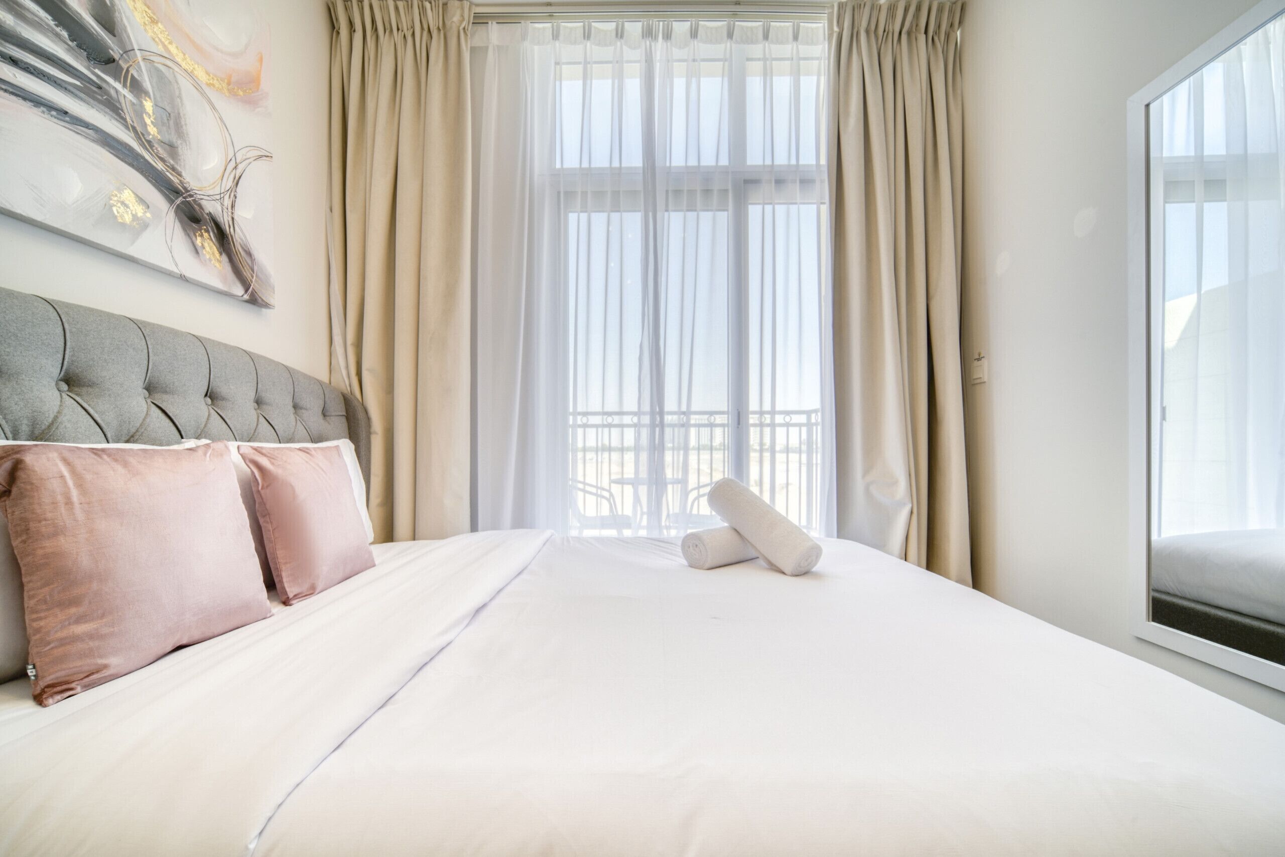 4 chambres, coffres-forts dans les chambres, fer et planche à repasser