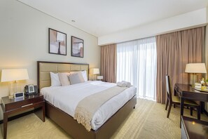 1 bedroom, in-room safe, iron/ironing board, free WiFi - Ornate 1BR in The Address Residences Dubai Marina by Deluxe Holiday Homes (Dubai)