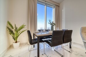 Dining - Glamorous 1BR at Noura Tower Business Bay by Deluxe Holiday Homes (Dubai)