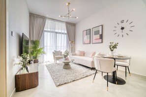 TV - Timeless 1BR at Binghatti Avenue Al Jaddaf by Deluxe Holiday Homes (Dubai)