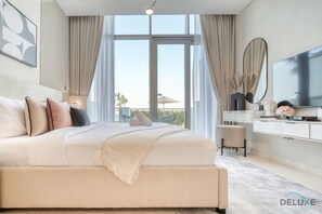 Coffres-forts dans les chambres, fer et planche à repasser