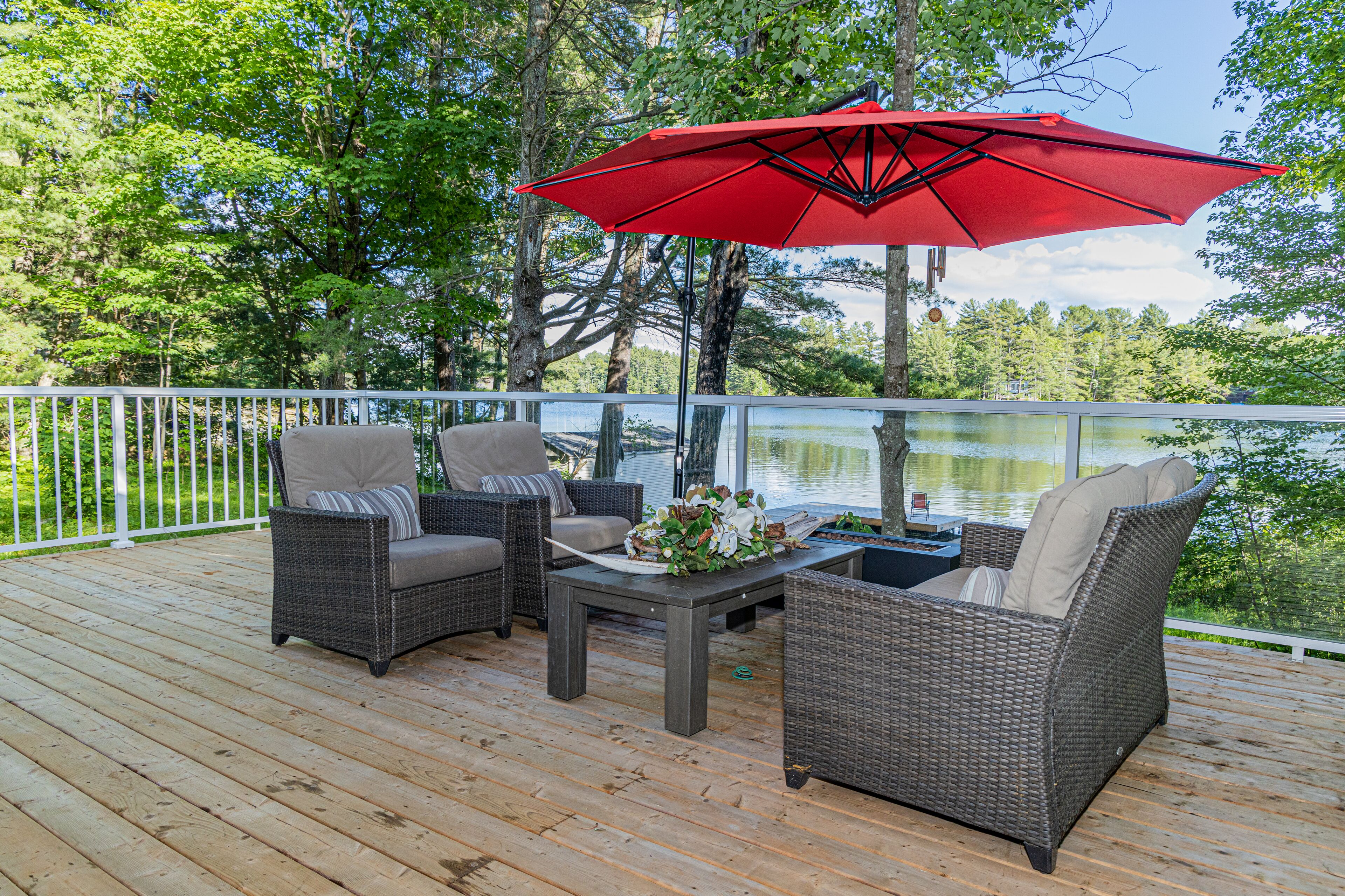 Cozy Lake Front Entire Cottage