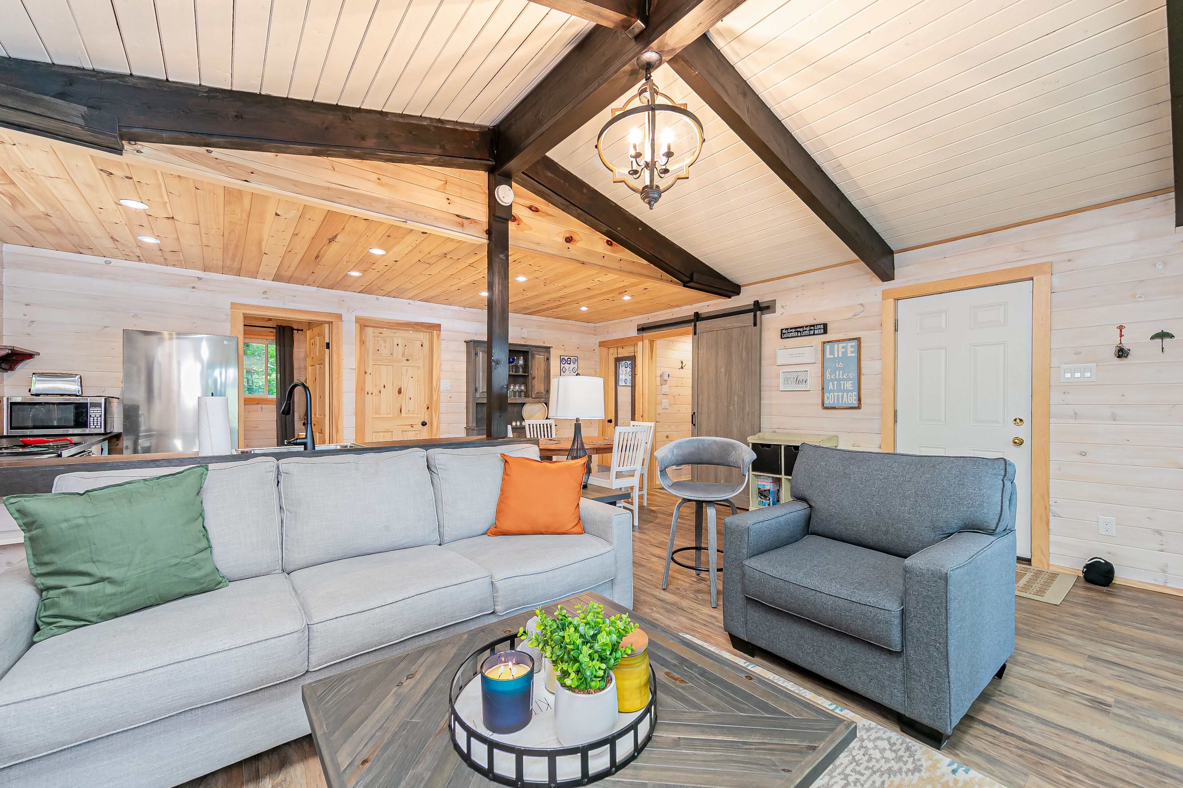 Cozy Lake Front Entire Cottage