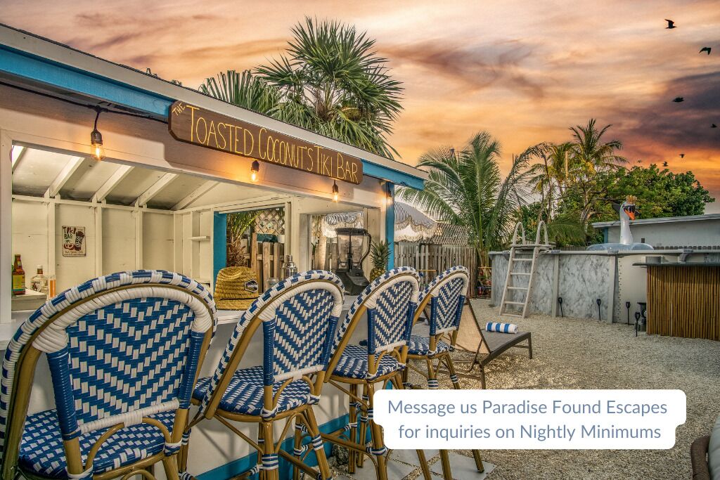 The Toasted Coconut~Pool~Bikes~Grill~Chic!