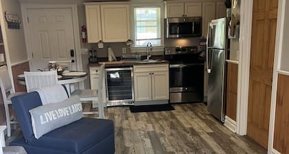 Cozy Country Cottage #3