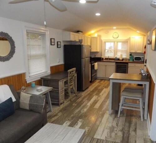 Cozy Country Cottage #4