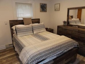 1 habitación, escritorio, tabla de planchar con plancha y wifi gratis