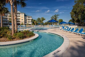 Piscine couverte, piscine extérieure