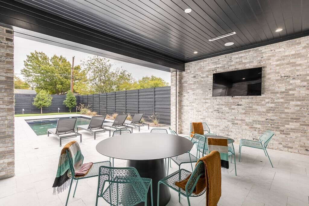 The Mansion at Lover's Lane