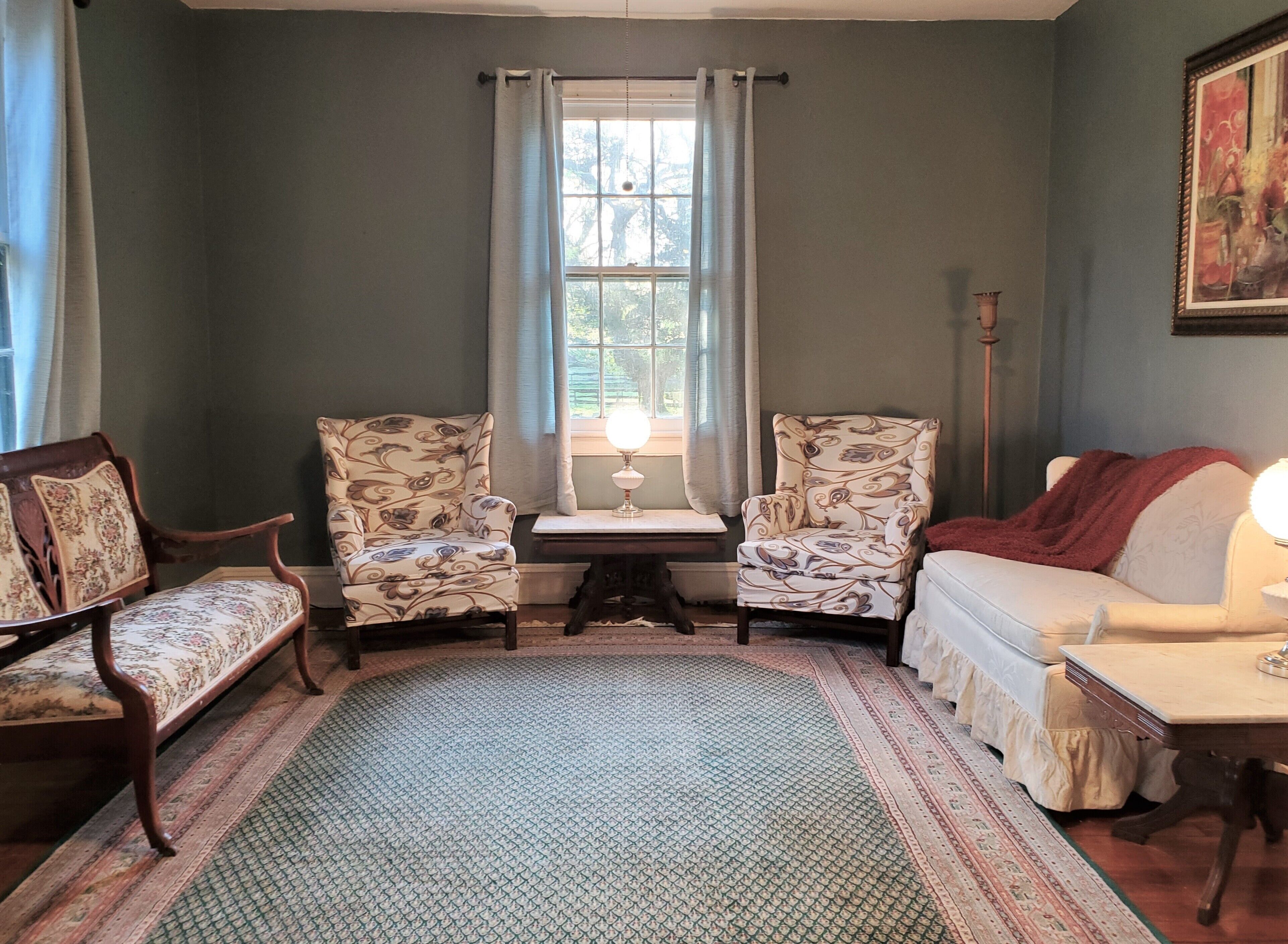 1900's Farmhouse, just a stroll away from to Thomas Jefferson's childhood home