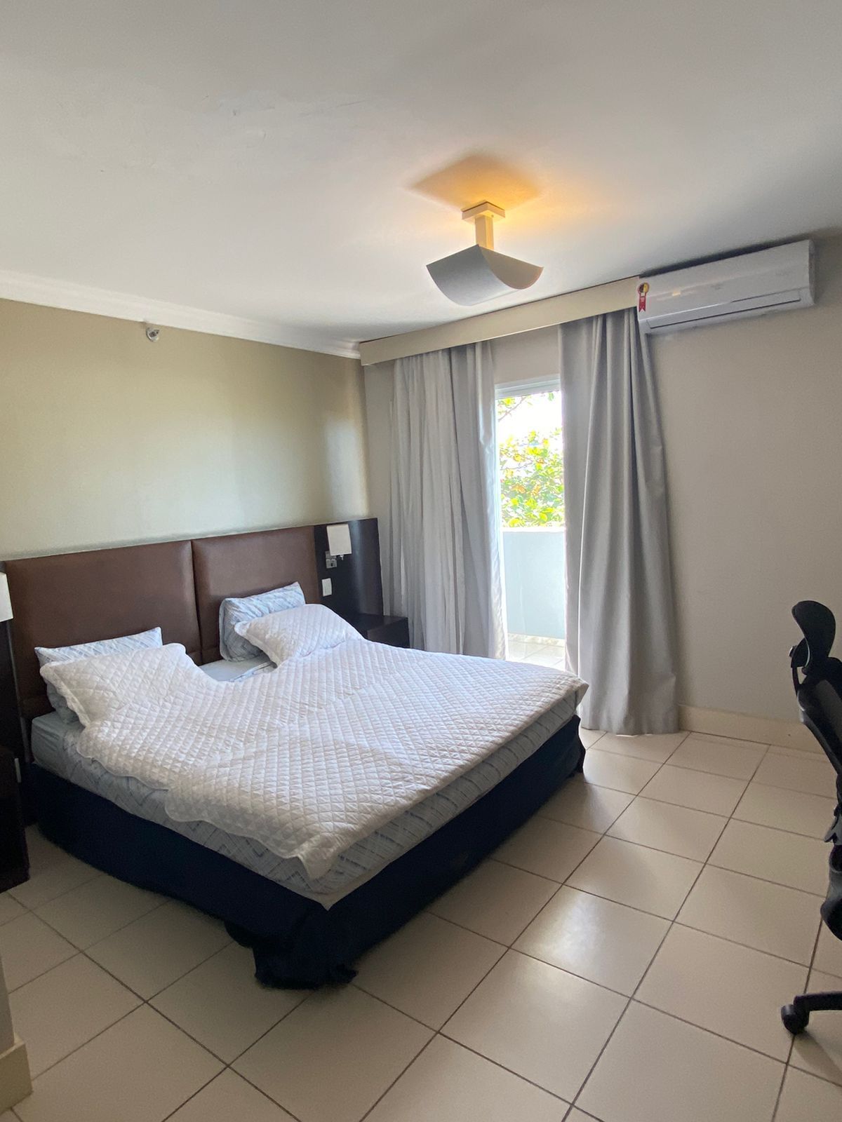 1 bedroom, blackout drapes, free WiFi, bed sheets