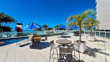 Apartamento | Restaurante al aire libre
