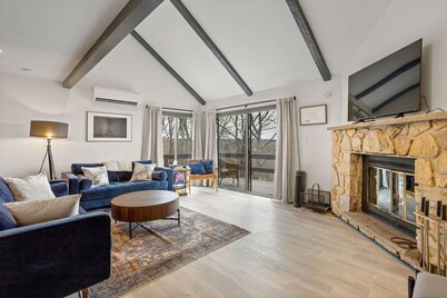 NEW! Pool/Hot tub/Summer Family Fun! On Mtn @ Camelback