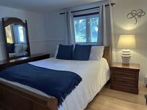 4 Schlafzimmer, Schreibtisch, Bügeleisen/Bügelbrett, Reisekinderbett
